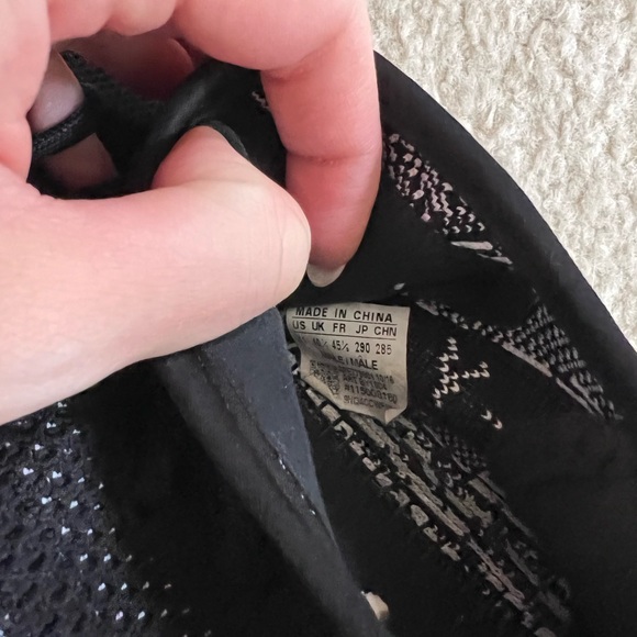 Men Yeezy black sneakers - Picture 8 of 8